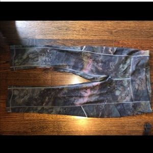 BRAND NEW LULULEMON capri leggings -marble print